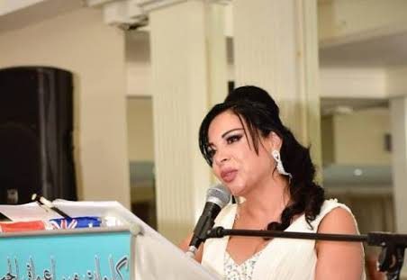klod nasif 7uu e1788865292766 الشاعرة كلود ناصيف حرب، تخيط دقائق الوقت وترتدي ثوب الحب/ شاكر فريد حسن