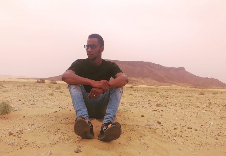 عند منتصف غيابك/ بقلم: إبراهبم مالك 7 أَمشي قَلِقا/ بقلم: إبراهيم مالك