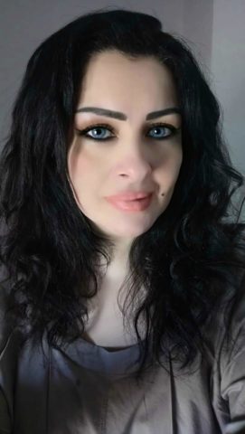 حوار مع الشاعرة هديل داود/ حاورها نصر محمد