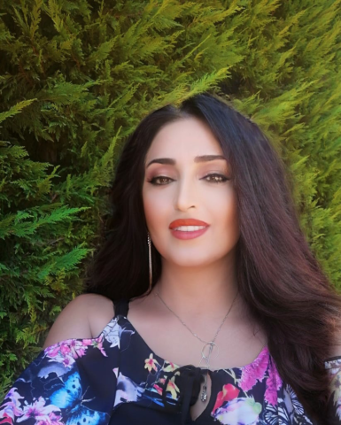 حنان الصايغ : هناك بركانًا بداخلي يتمازج مع ألواني وفرشاتي/ حوار أجراه: خالد ديريك 1 حنان الصايغ