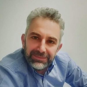 نصر محمد يحاور الشاعر السوري محمود زكي