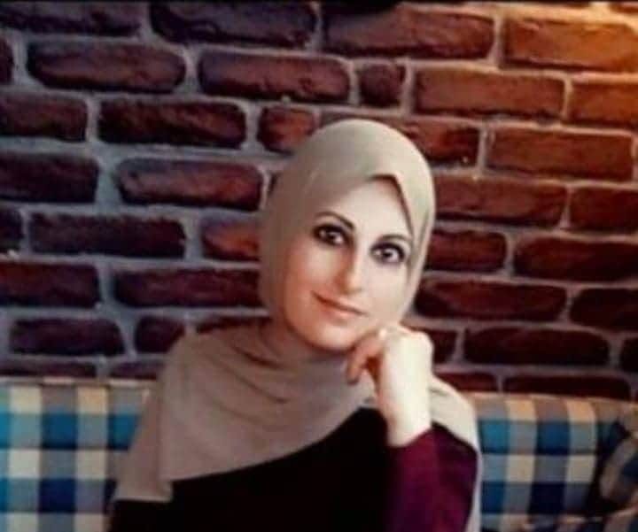     لحظات مسروقة/ بقلم: أماني المبارك