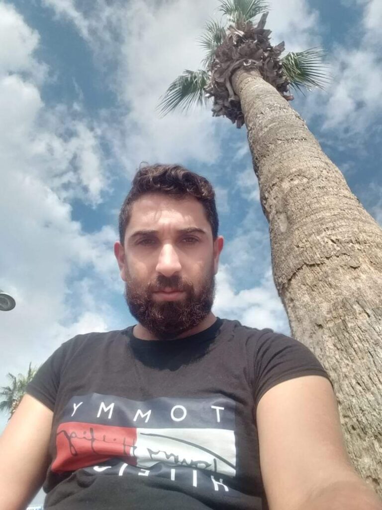 received 848916569259521 لعبة التنازلات / بقلم : أحمد عدنان الأحمد