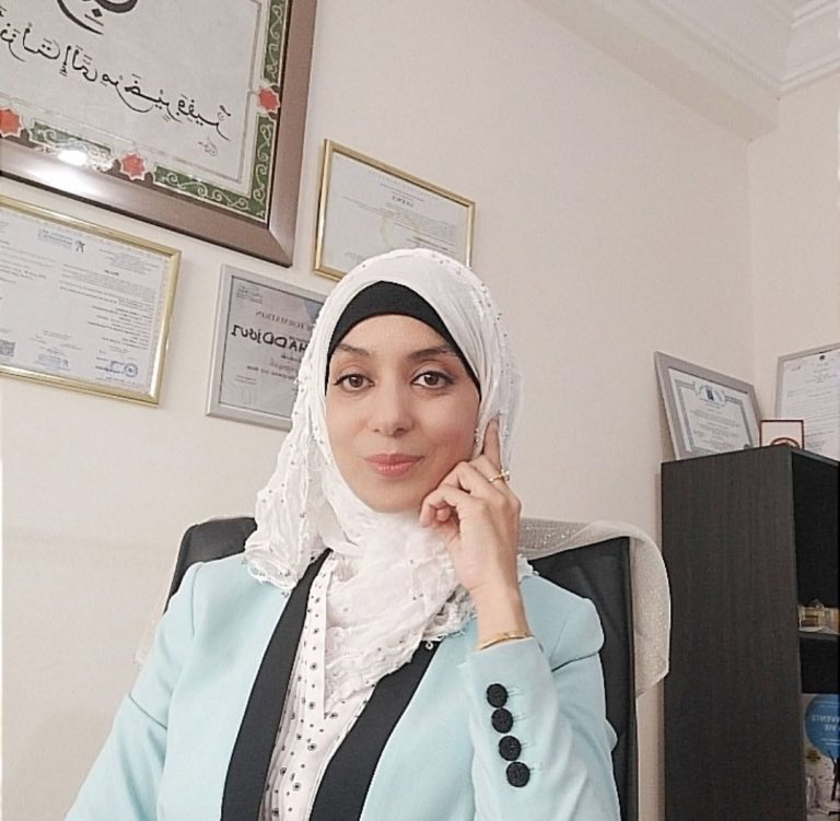 حوار مع التشكيلية والأخصائية النفسية لمياء حديوي / بوسلهام عميمر 52 lemia hdewi art 4r4 e1789906439908 حوار مع التشكيلية والأخصائية النفسية لمياء حديوي / بوسلهام عميمر