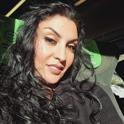 darin zekeryia y0jo قراءةٌ في دِيوانِ ( كانَ القمرُ طِفلاً ) لِلشَّاعرةِ السُّوريةِ دارين زكريَّا / بقلم: نصر مُحمَّد