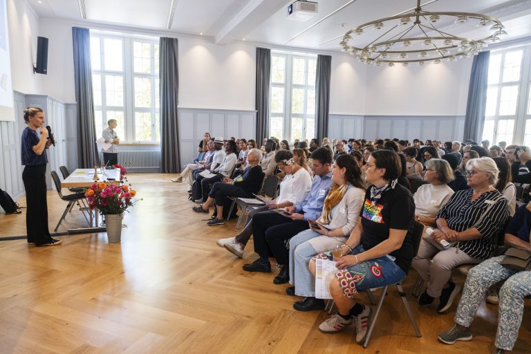 Bildung für alle jetzt!» – Über den Infotag zur Bildungsintegration in Zürich«